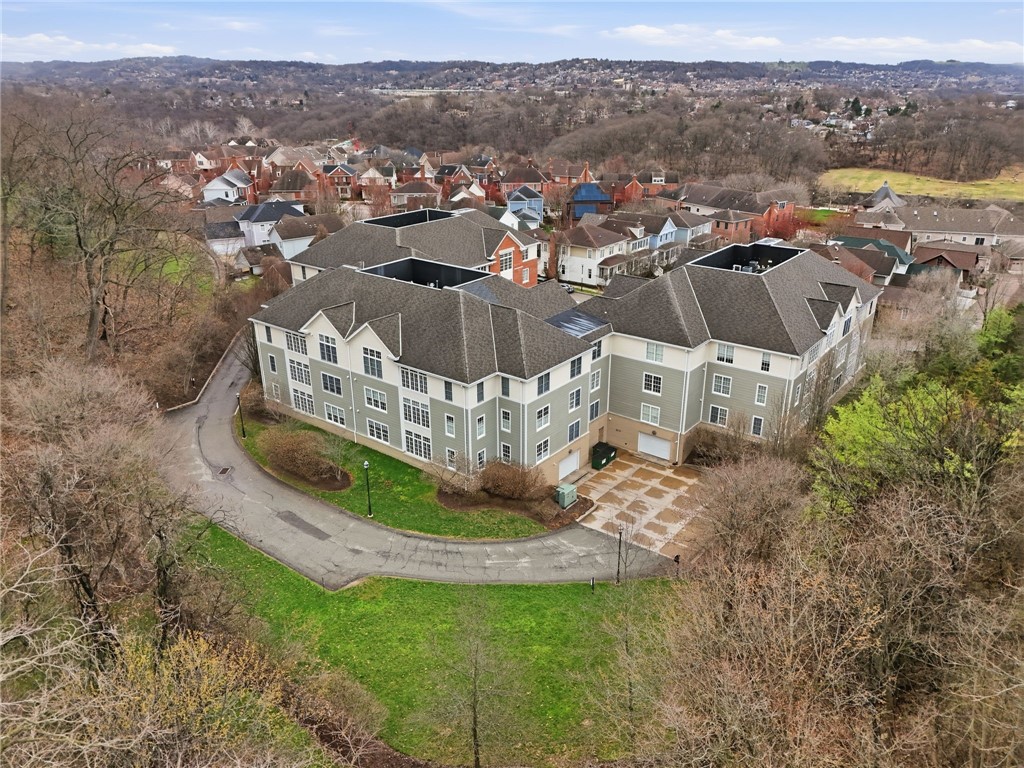1240 Crescent Pl 2H