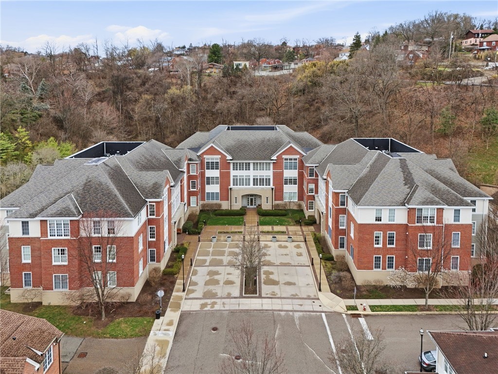 1240 Crescent Pl 2H