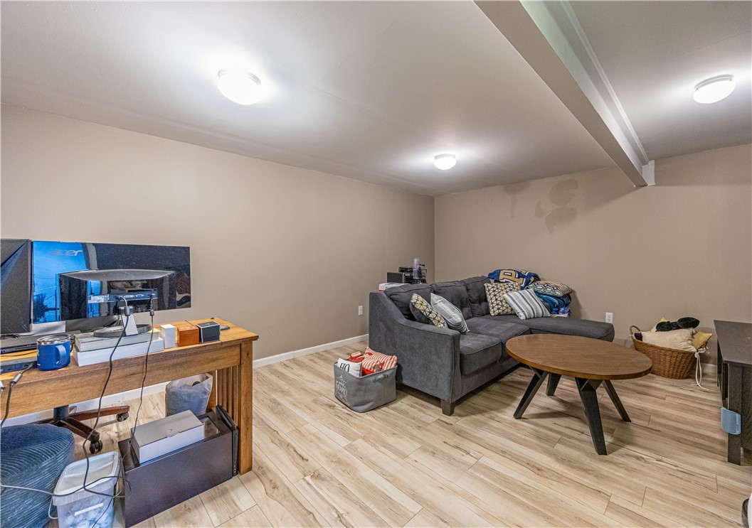624 Fort Couch Rd