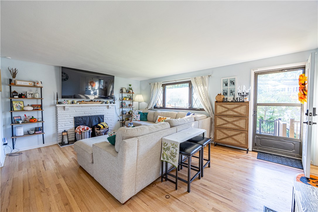 624 Fort Couch Rd