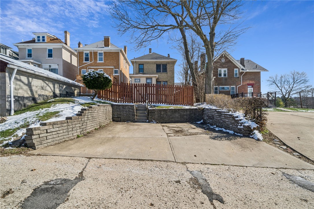 1115 Hillsdale Ave