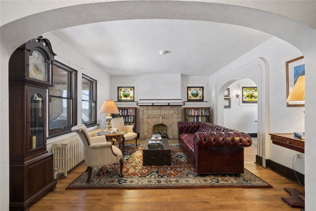 1115 Hillsdale Ave