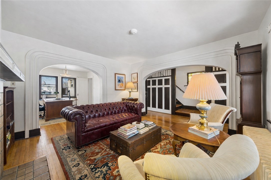 1115 Hillsdale Ave