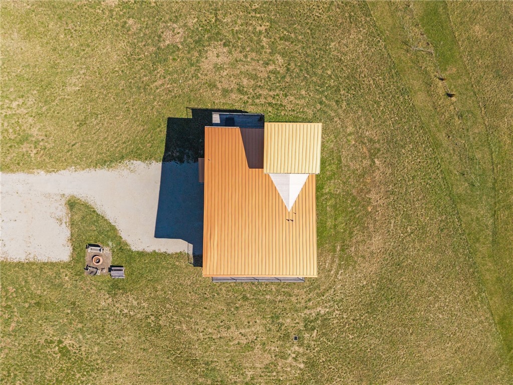 1029 Hoffman Rd