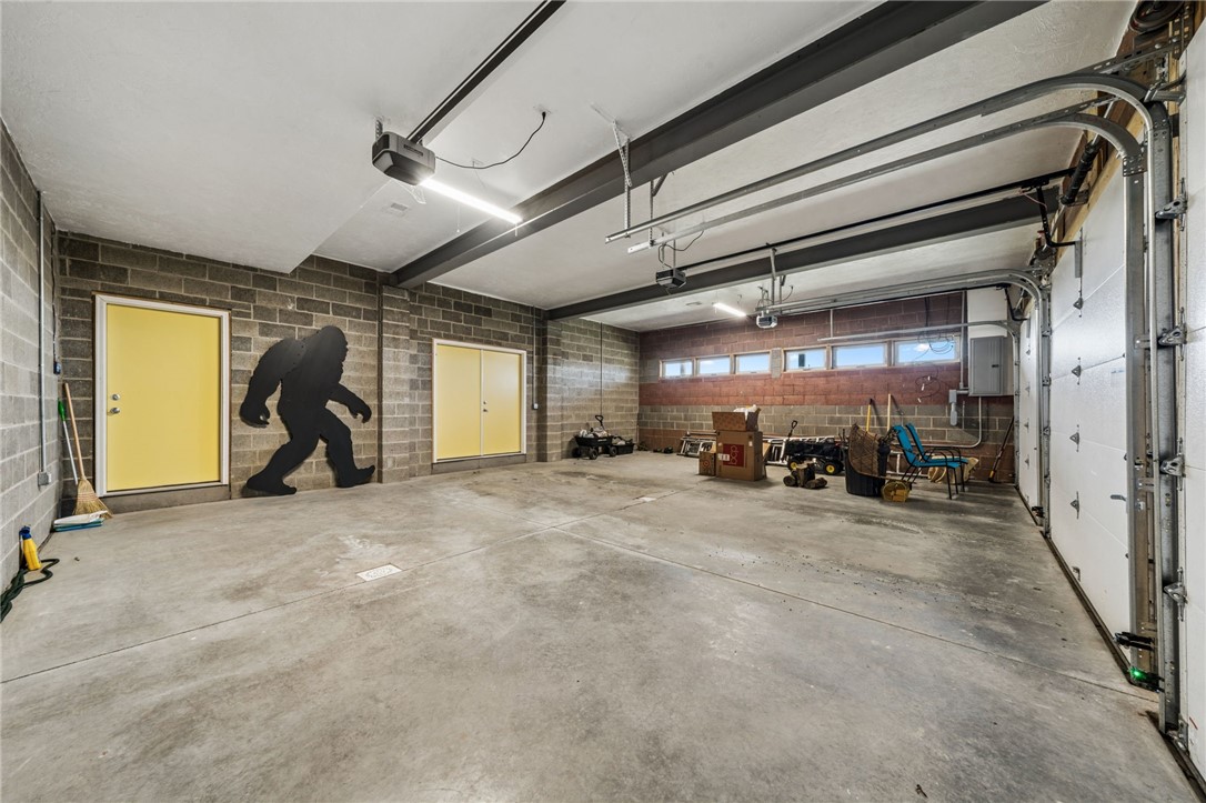 1029 Hoffman Rd