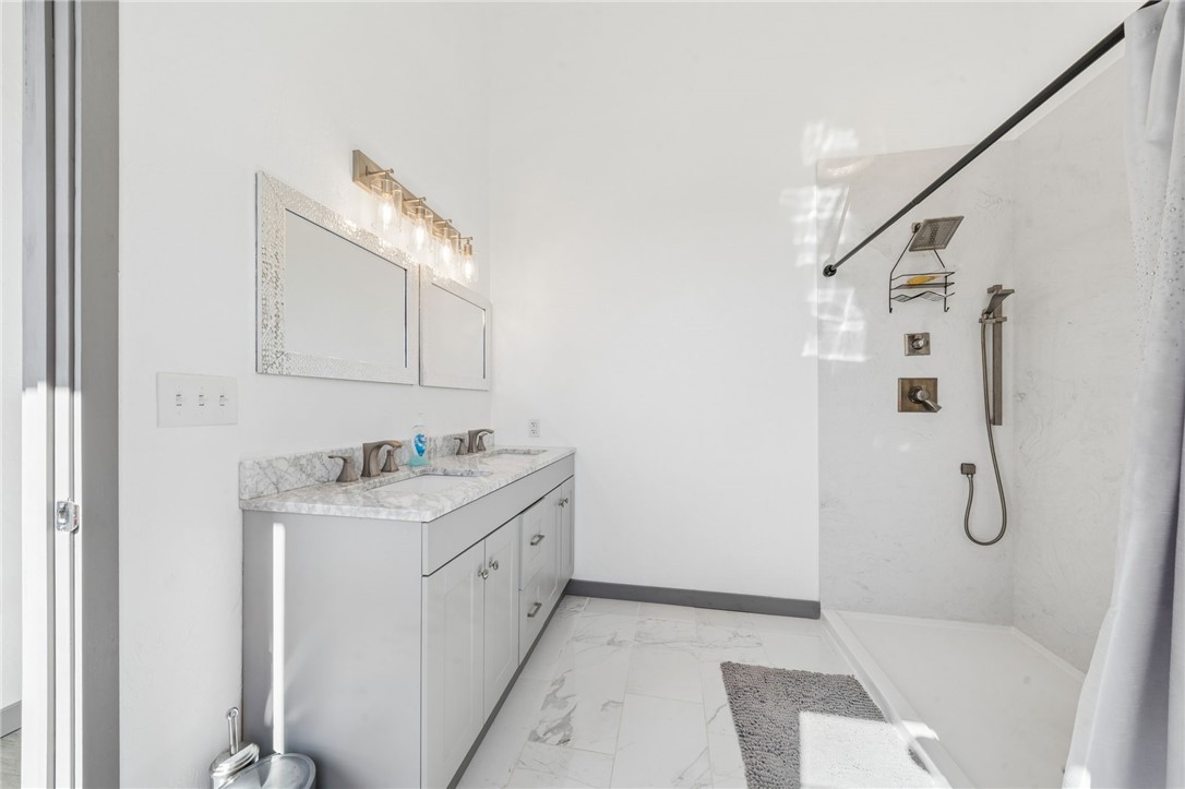 1029 Hoffman Rd