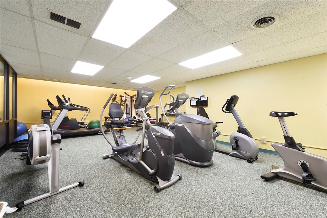 307 S Dithridge St 212