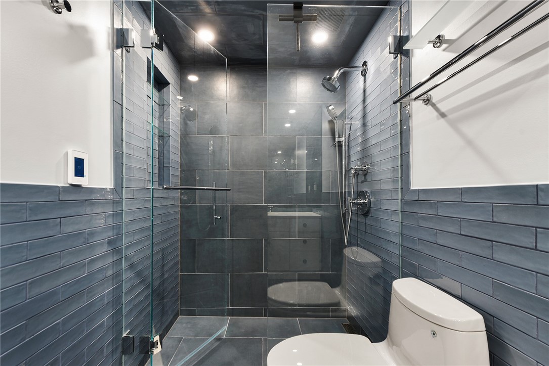 307 S Dithridge St 212