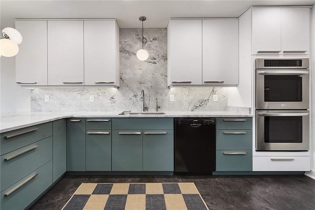 307 S Dithridge St 212