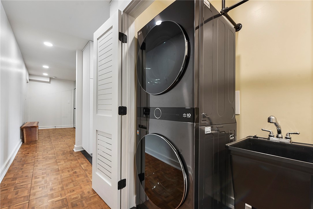 307 S Dithridge St 212