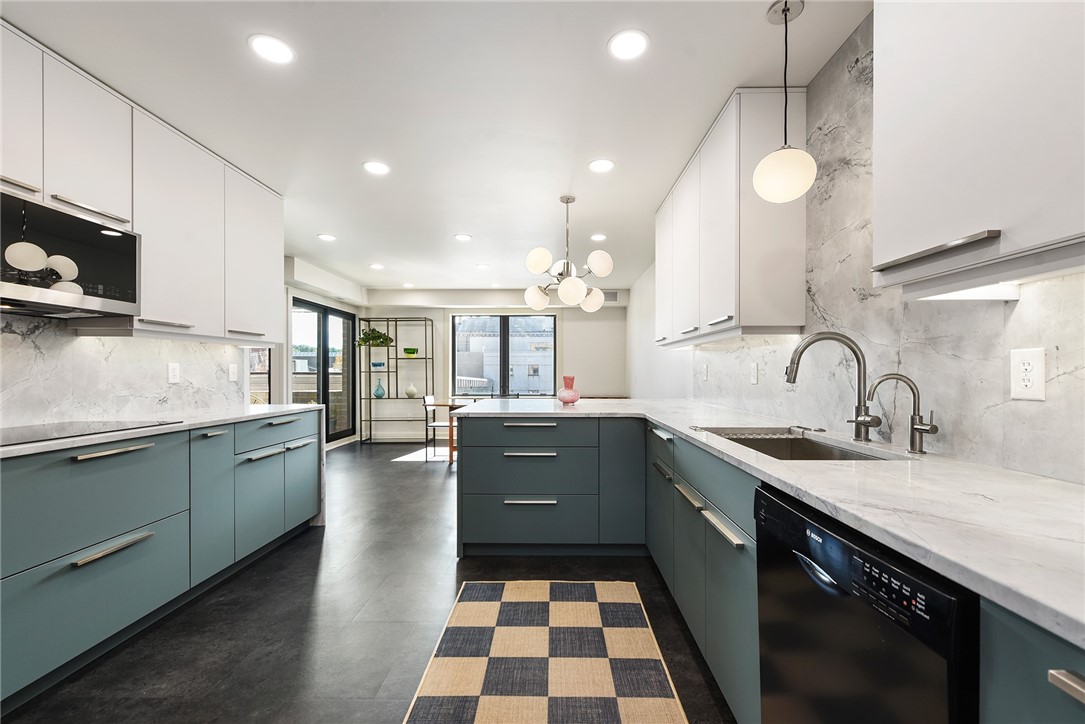 307 S Dithridge St 212