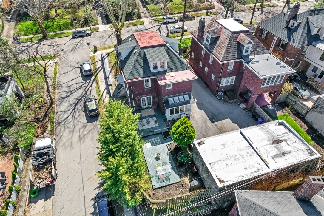 6673 Kinsman Rd
