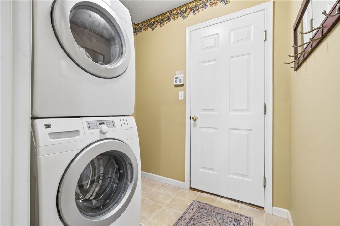 6855 Stephanie Ct