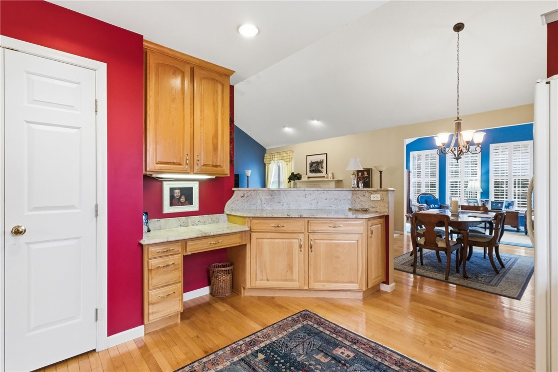 6855 Stephanie Ct