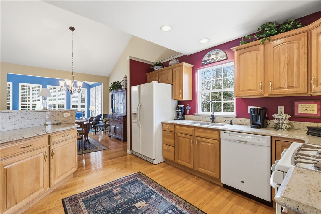 6855 Stephanie Ct