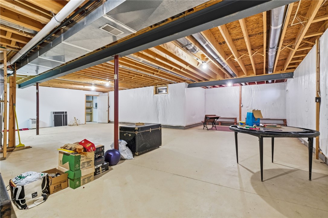 6855 Stephanie Ct
