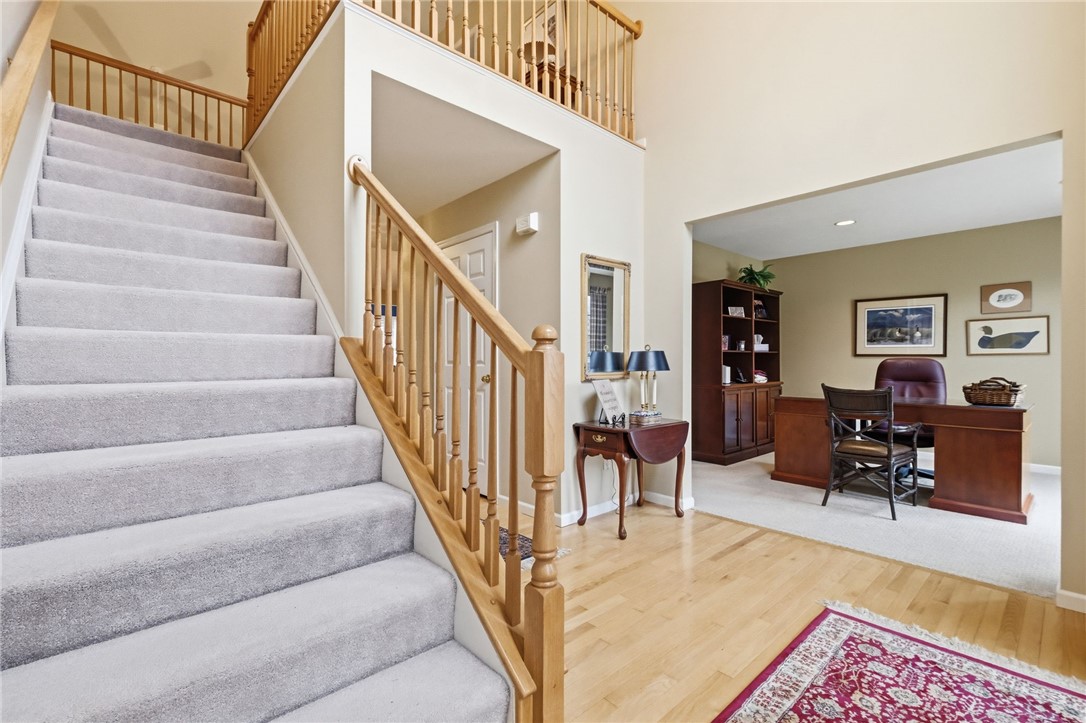 6855 Stephanie Ct