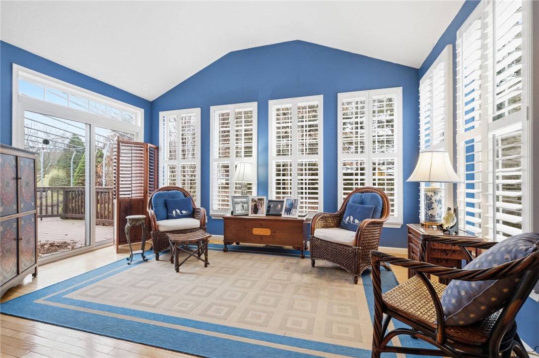 6855 Stephanie Ct