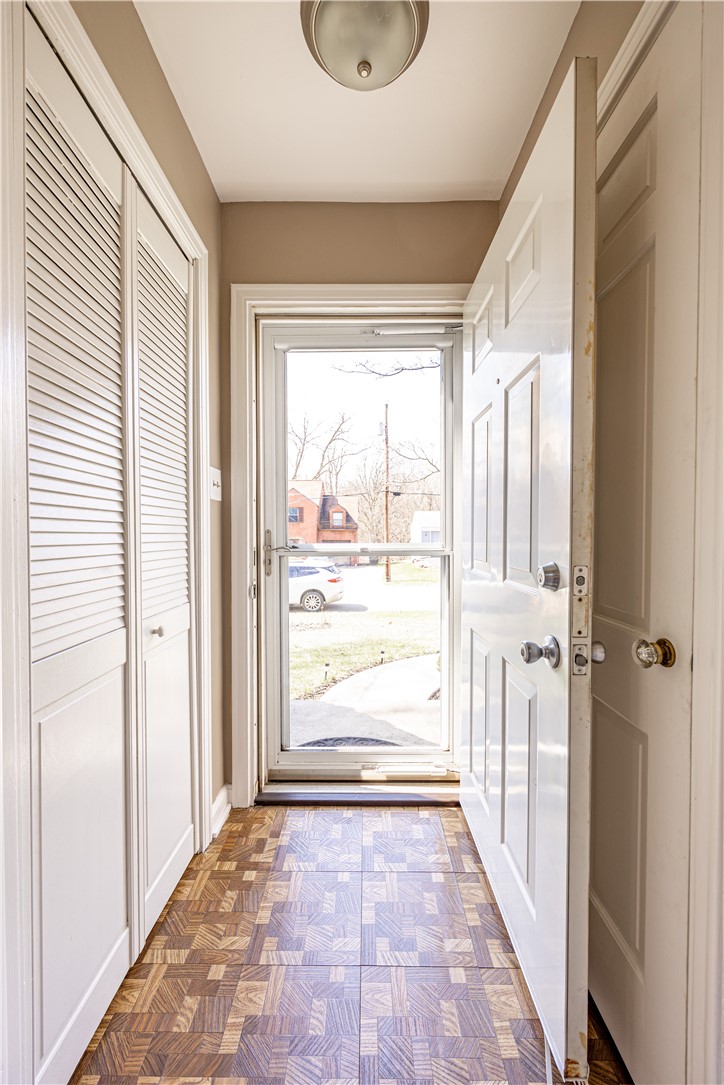222 Glenview Dr