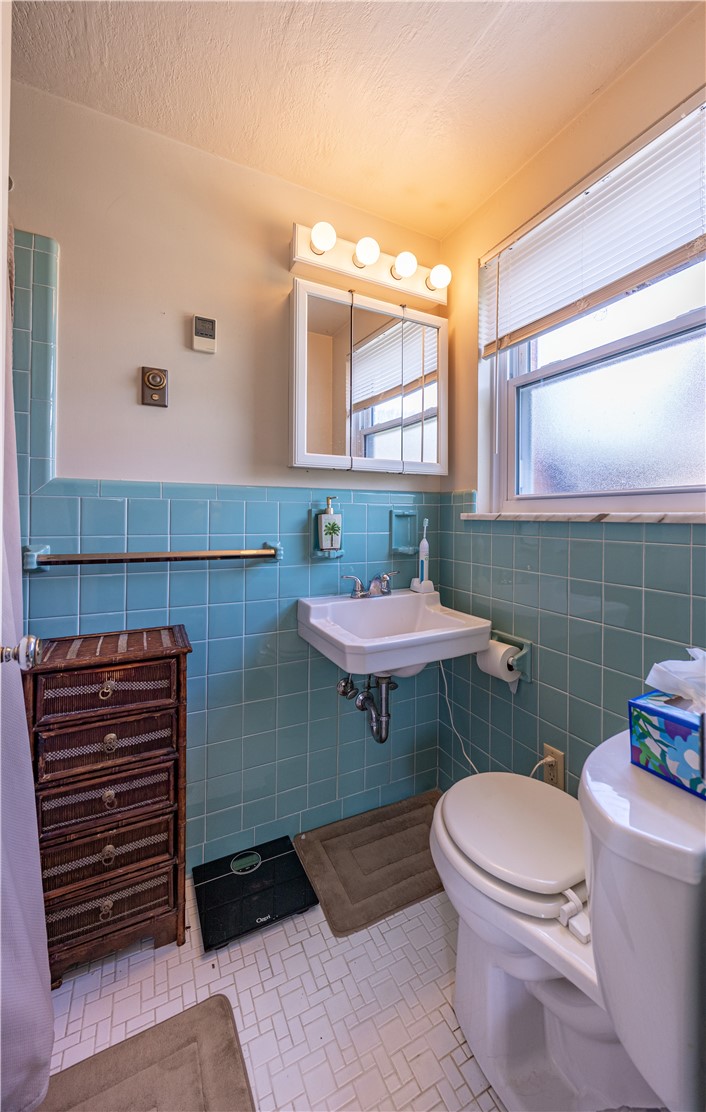 222 Glenview Dr