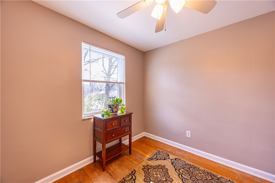 222 Glenview Dr