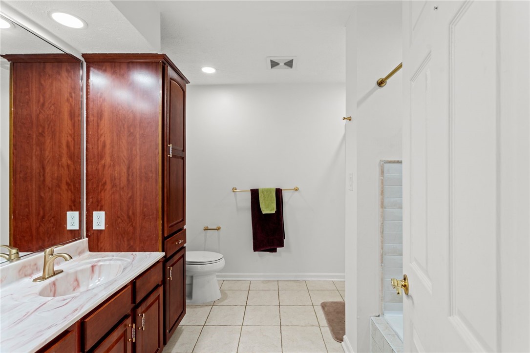 5528 Worthington Ct