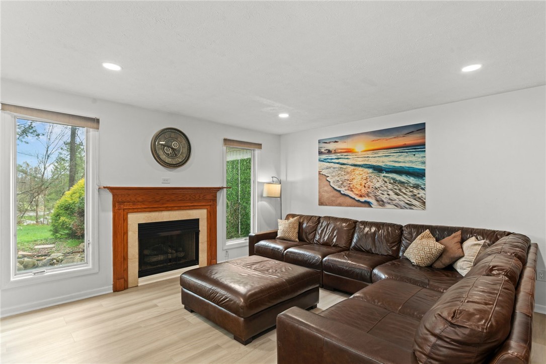 5528 Worthington Ct
