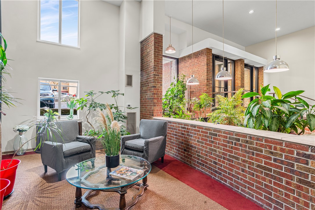 5 Bayard Rd 207