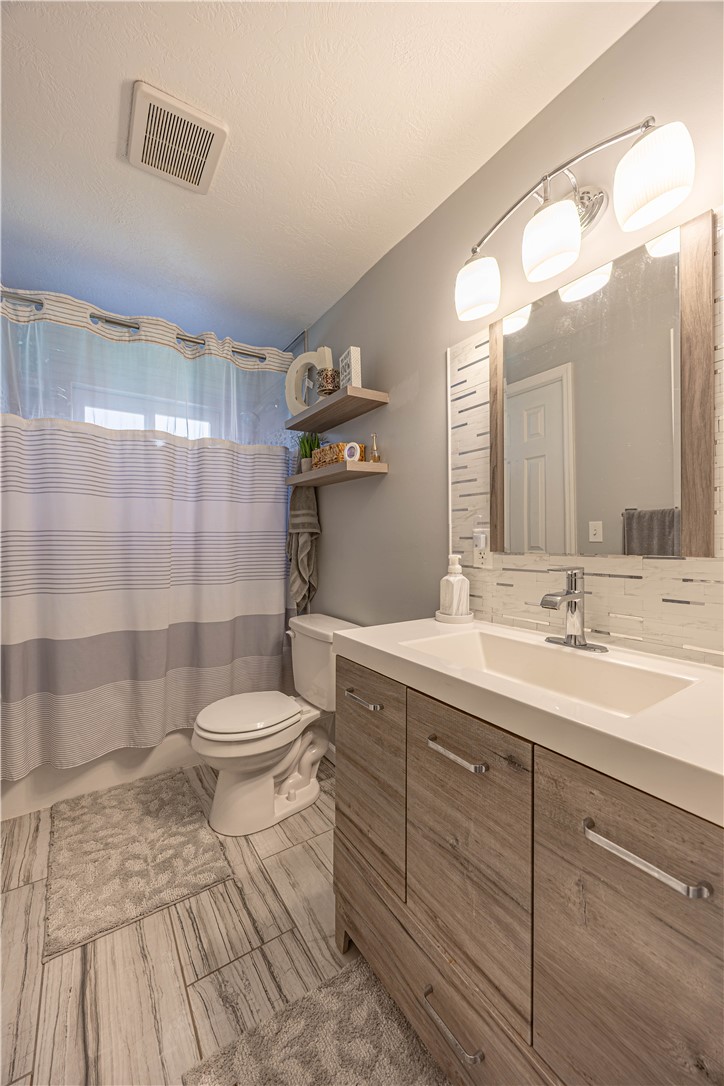 4863 Hialeah Dr