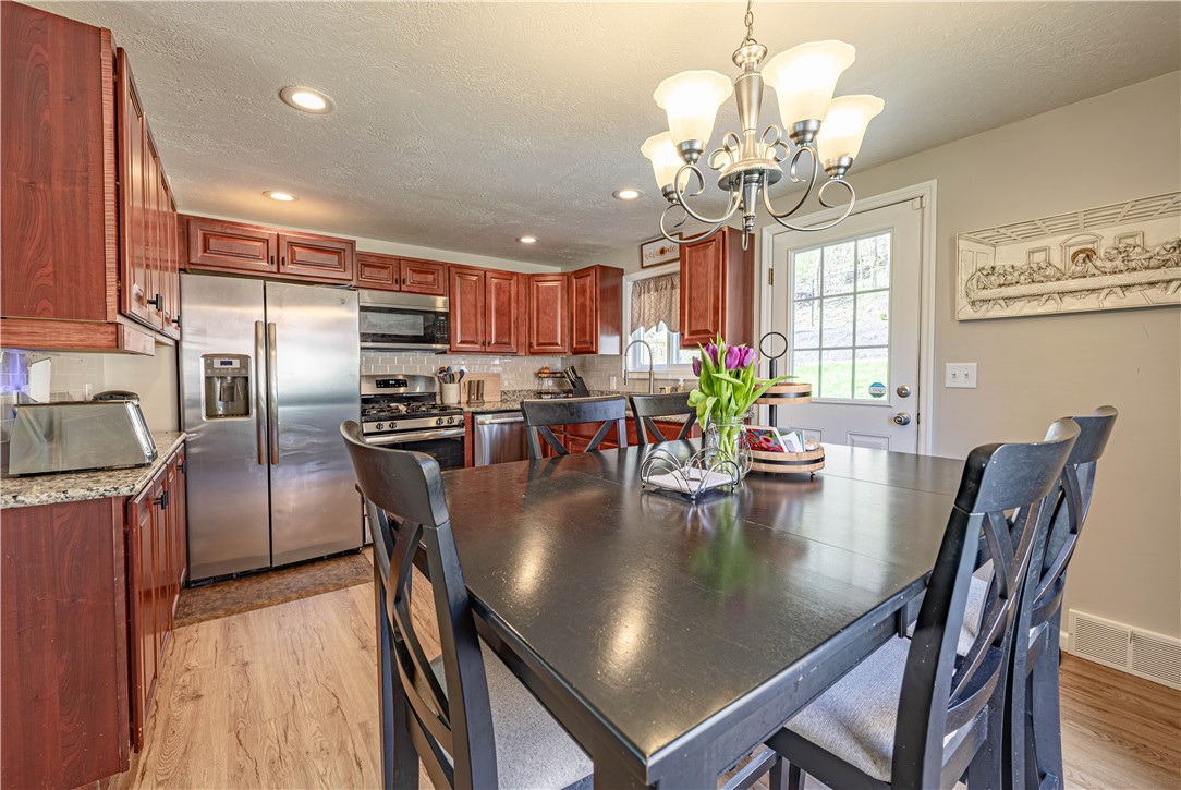 4863 Hialeah Dr