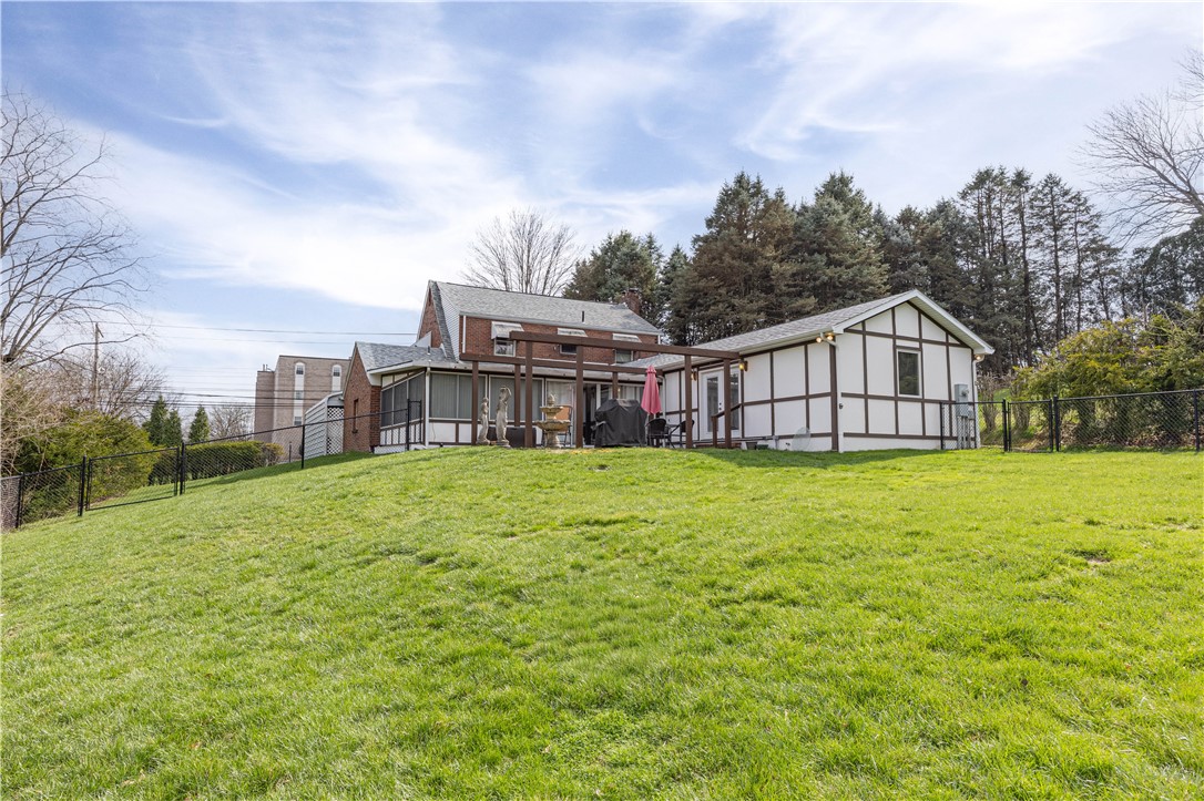 2339 Freeport Rd