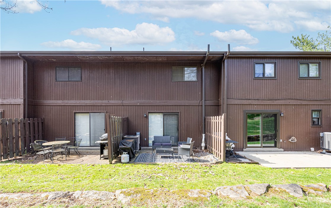 305 Woodbridge Dr