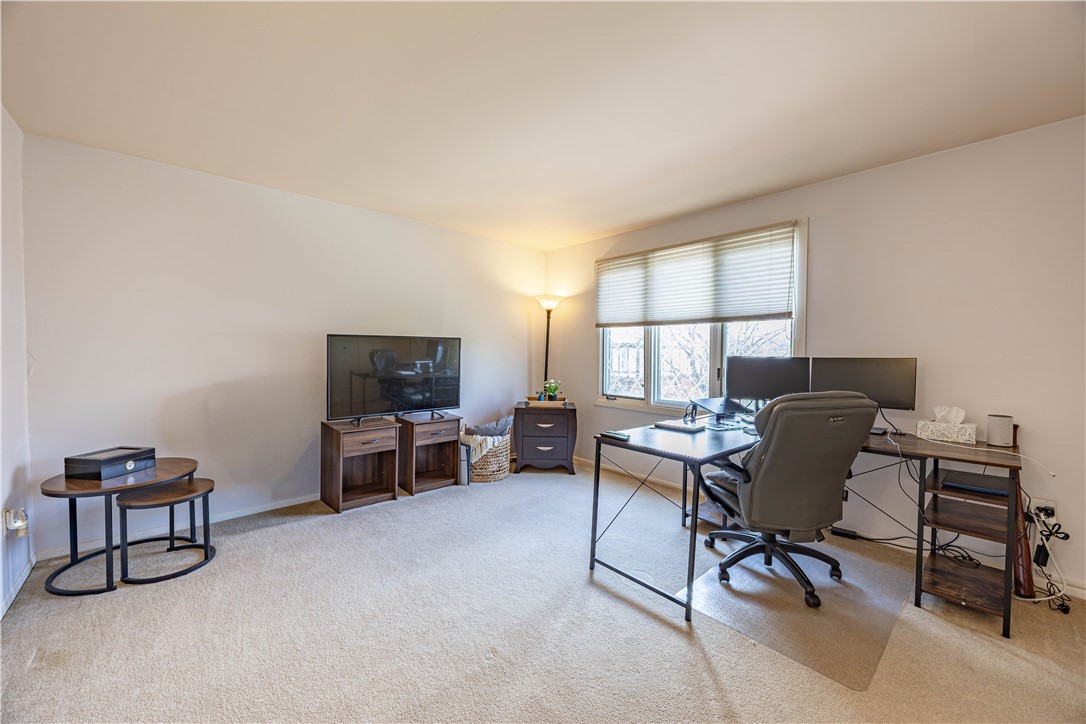 305 Woodbridge Dr