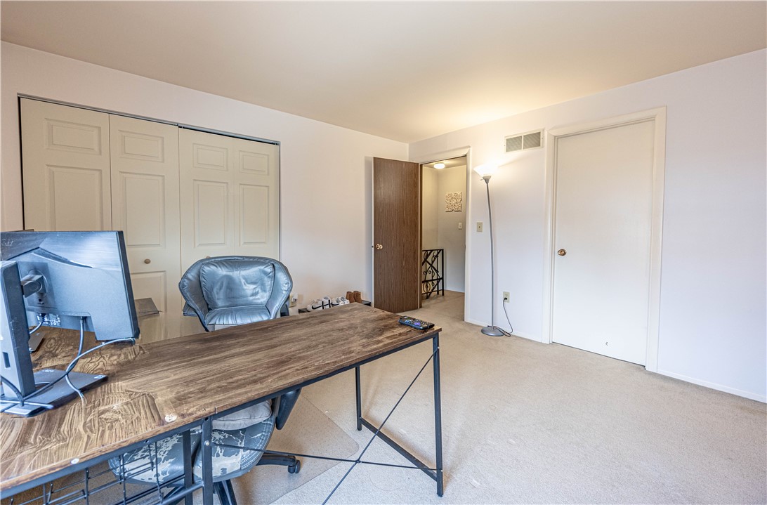 305 Woodbridge Dr
