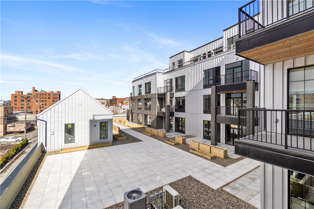 2635 Penn Avenue 306