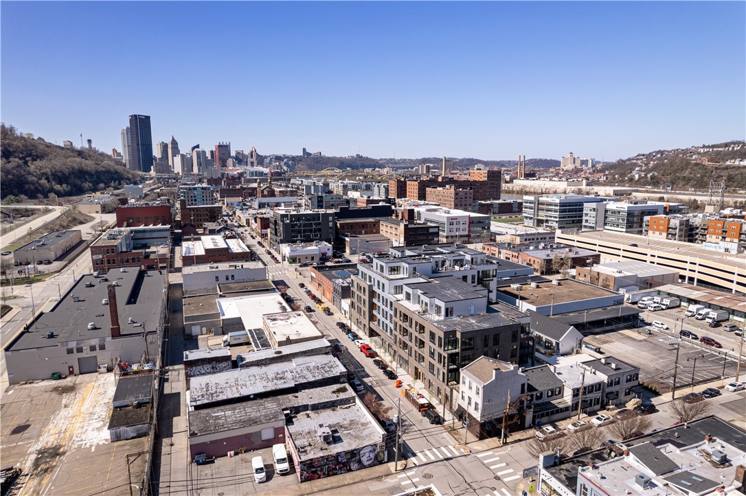 2635 Penn Avenue 306