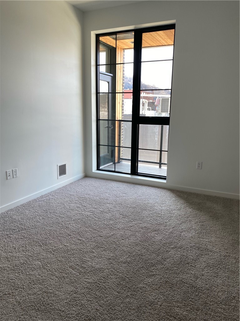 2635 Penn Avenue 306