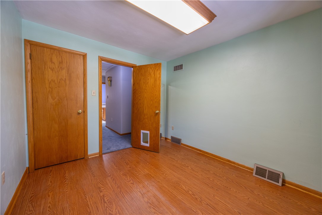 50 Camelot Ct