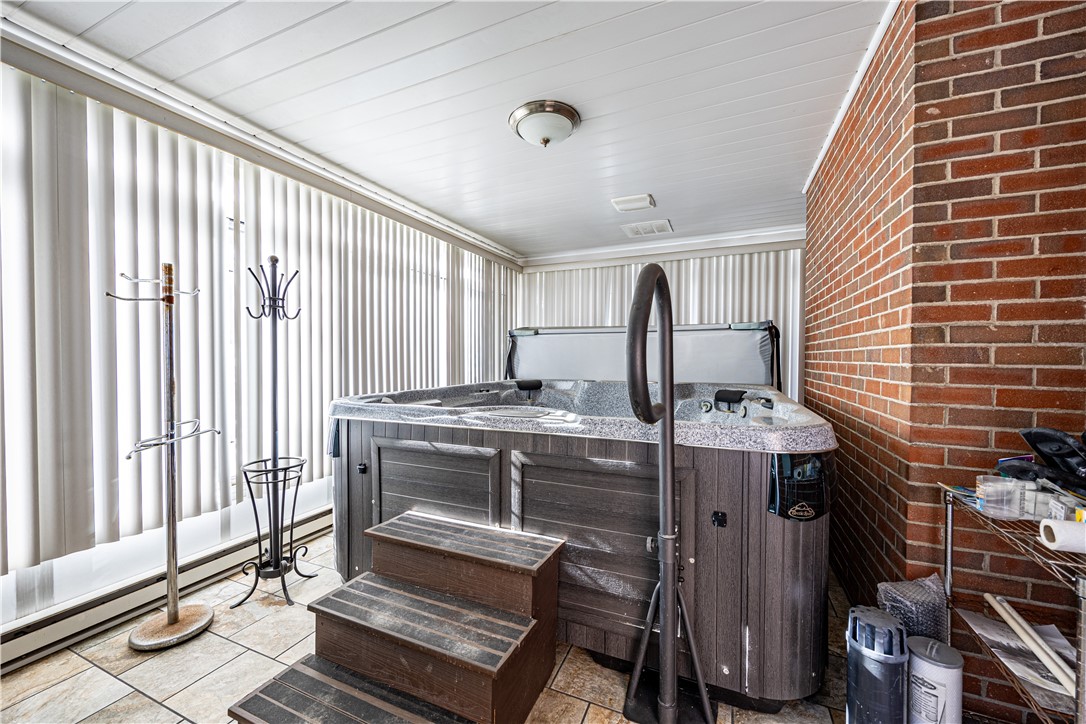50 Camelot Ct