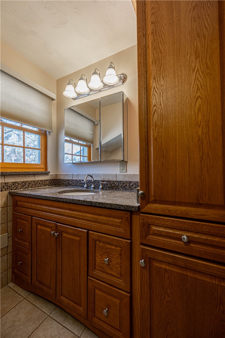 50 Camelot Ct