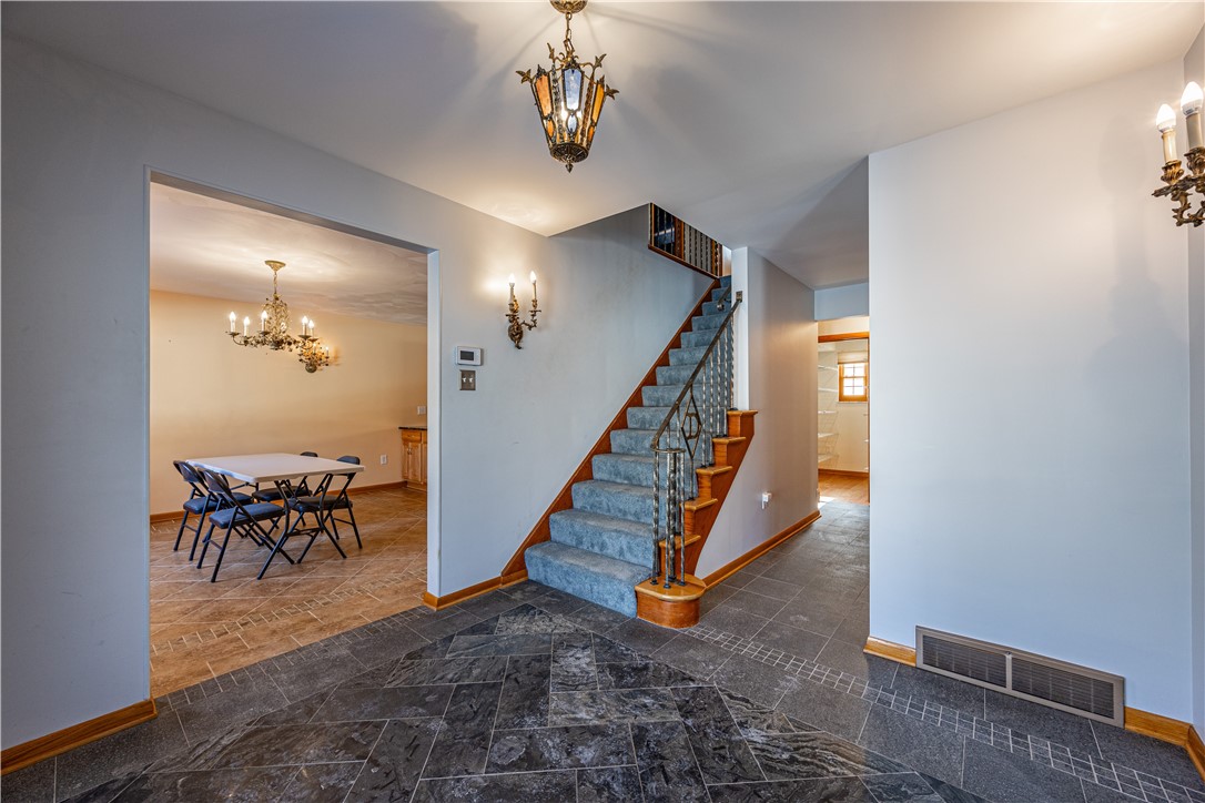 50 Camelot Ct