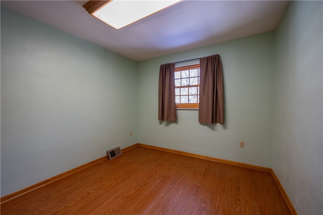 50 Camelot Ct