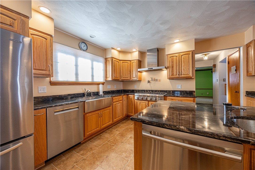 50 Camelot Ct