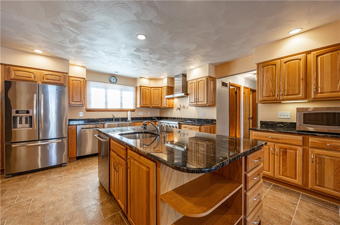 50 Camelot Ct