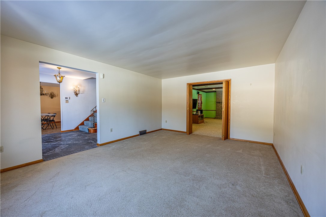 50 Camelot Ct