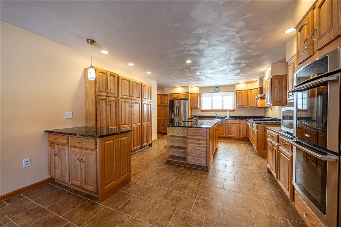 50 Camelot Ct