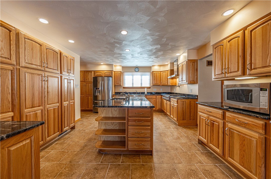 50 Camelot Ct