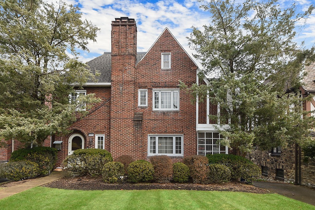 2205 Beechwood Blvd.