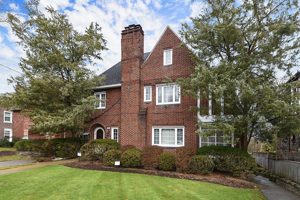 2205 Beechwood Blvd.