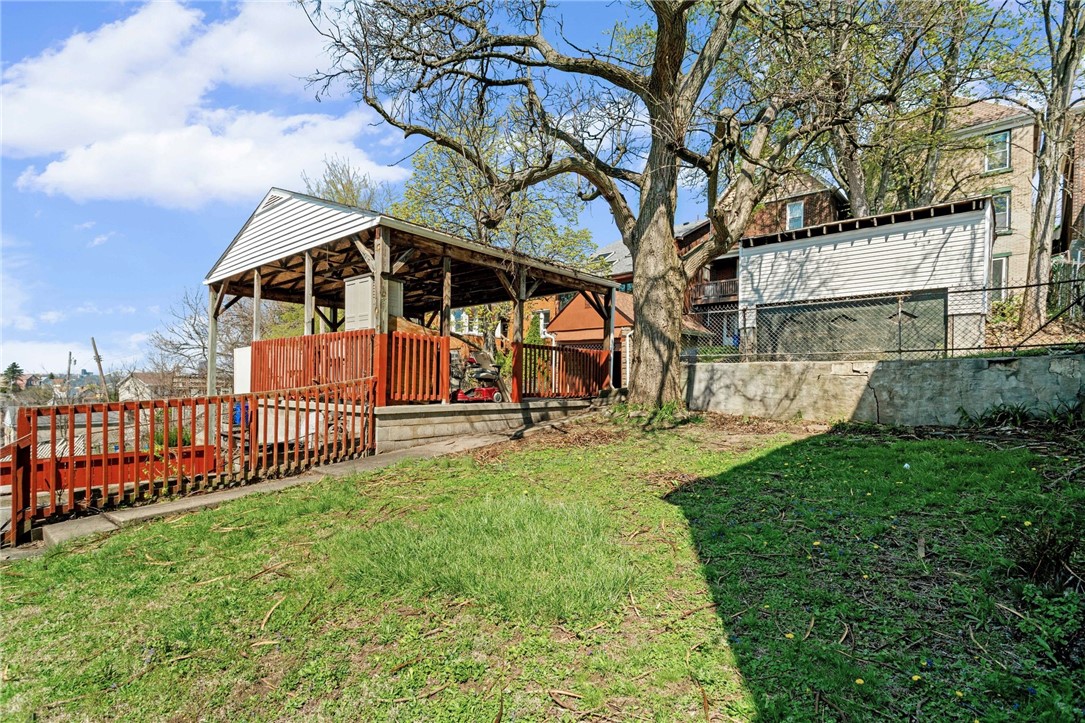 821 Greenfield Ave